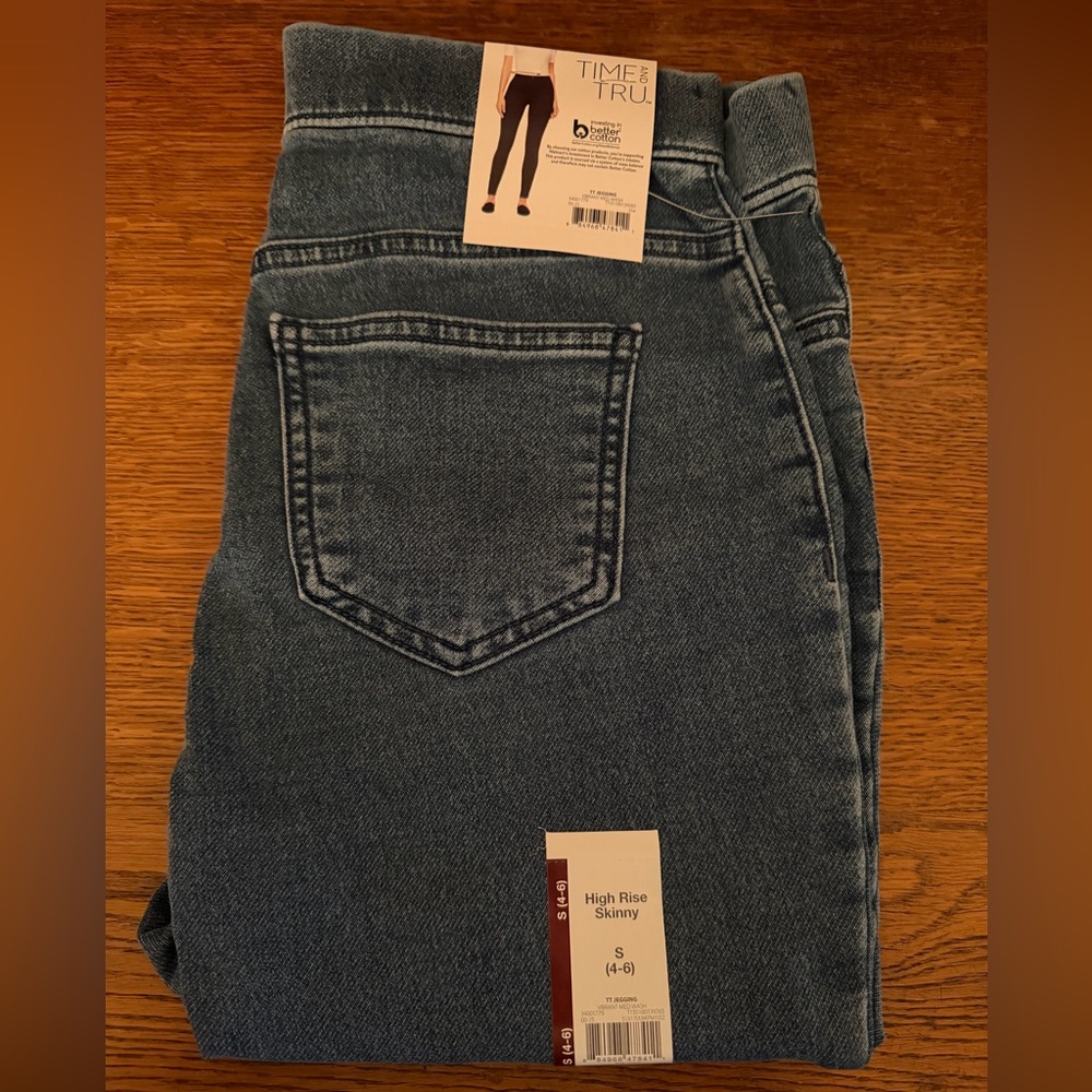 NWT  2 PAIR of Time and Tru Blue Women's Jeggings
Size 4-6 - Picture 5 of 8